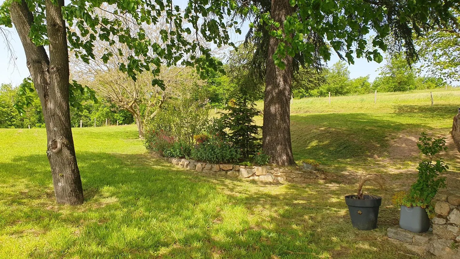 Holiday home Maison Au Coeur De La Vallee Du Doux , Ardeche Colombier-le-Vieux
